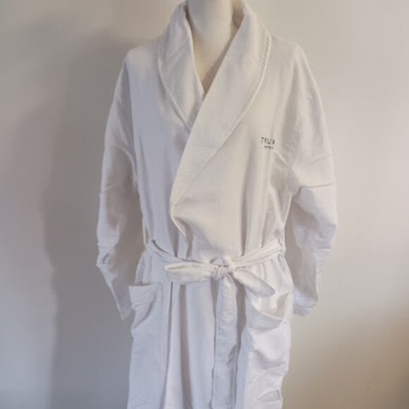Trump Hotel White Robe OS New, Unisex - Picture 1 of 9